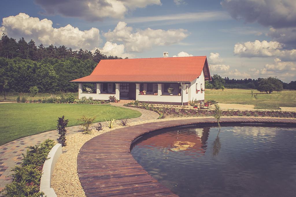 Hotel Deak Udvarhaz Kakucs Exterior foto