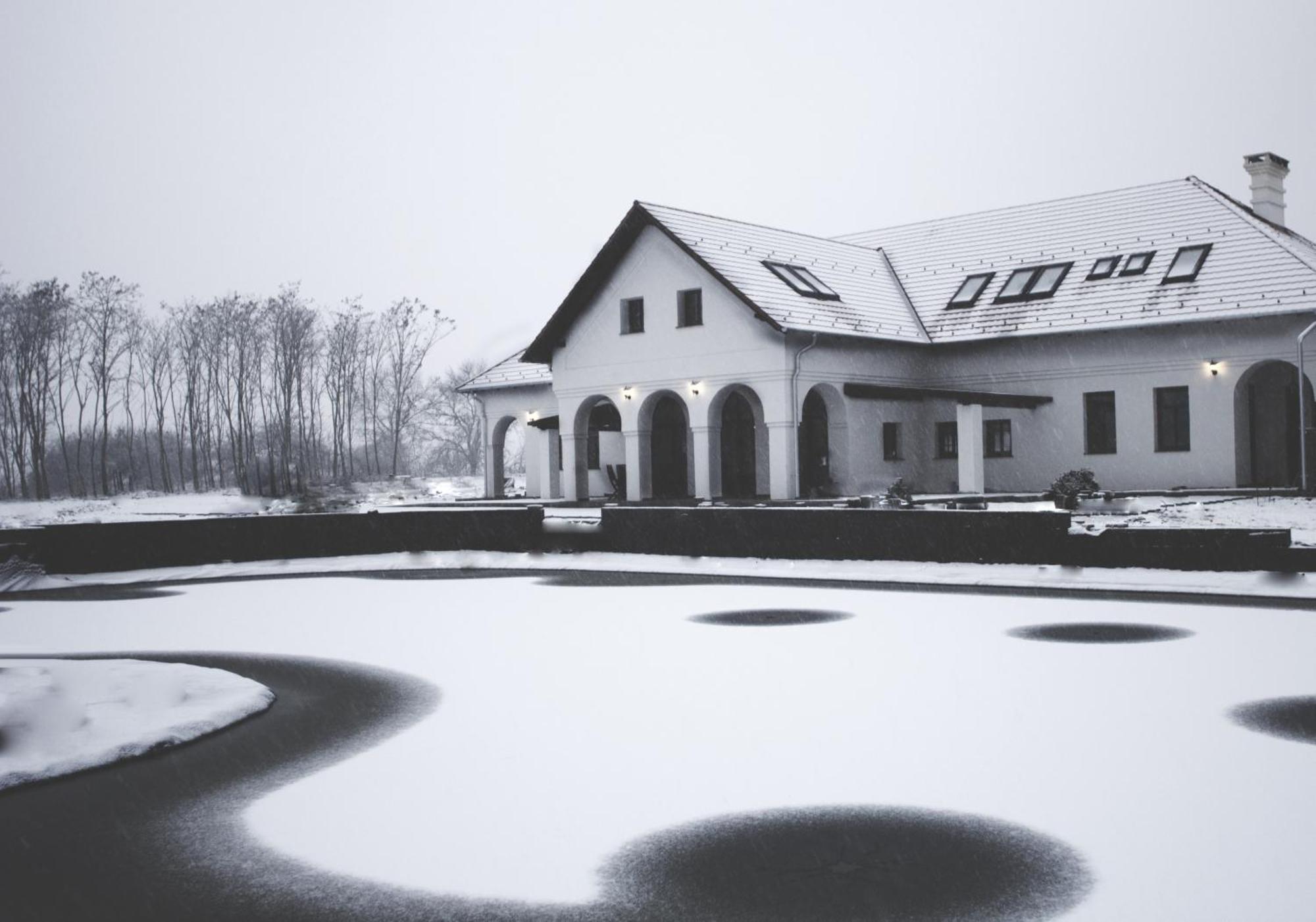 Hotel Deak Udvarhaz Kakucs Exterior foto