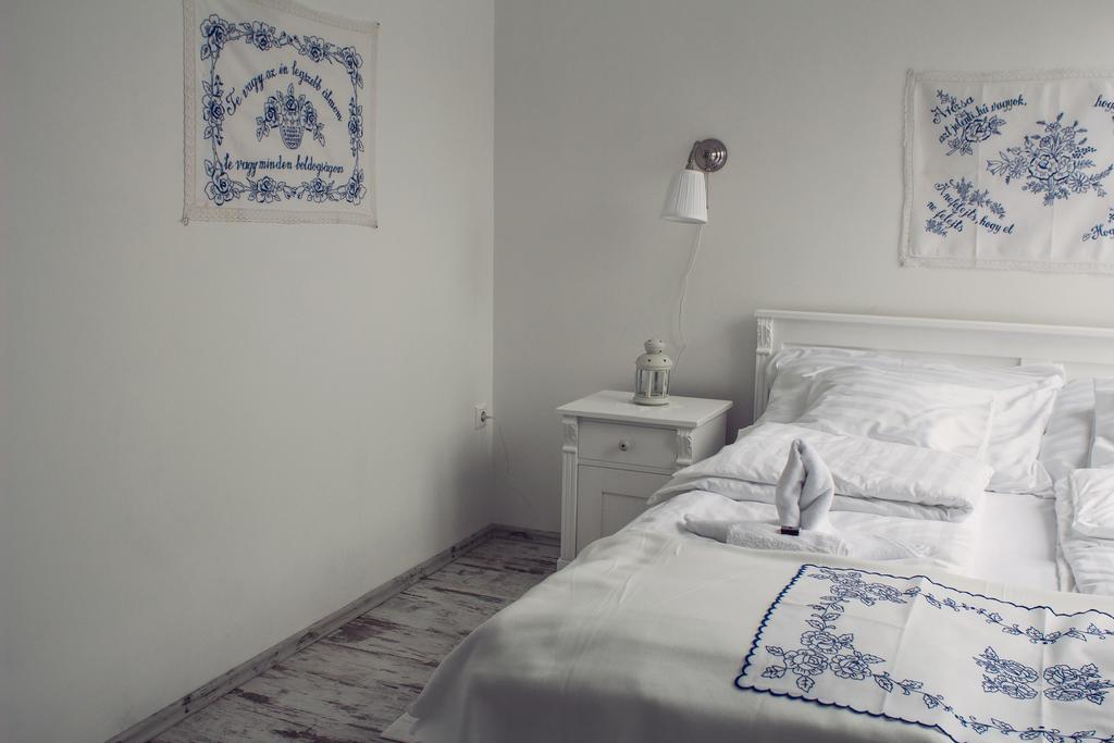 Hotel Deak Udvarhaz Kakucs Zimmer foto