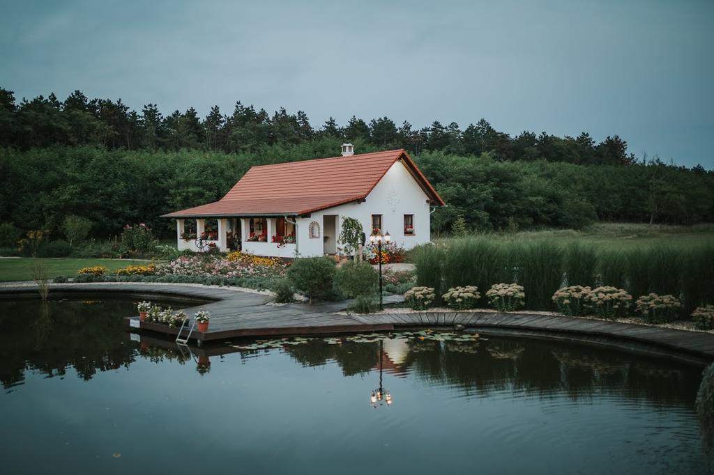 Hotel Deak Udvarhaz Kakucs Exterior foto
